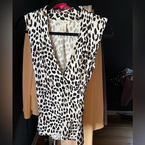 White House Black Market tank top leopard print XXS